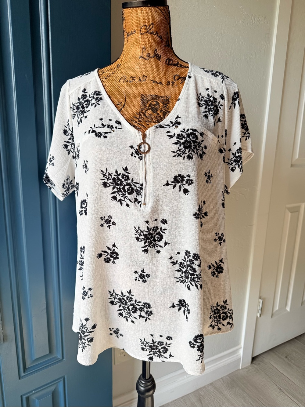 Women’s White V-Neck Floral Top with Zip Detail